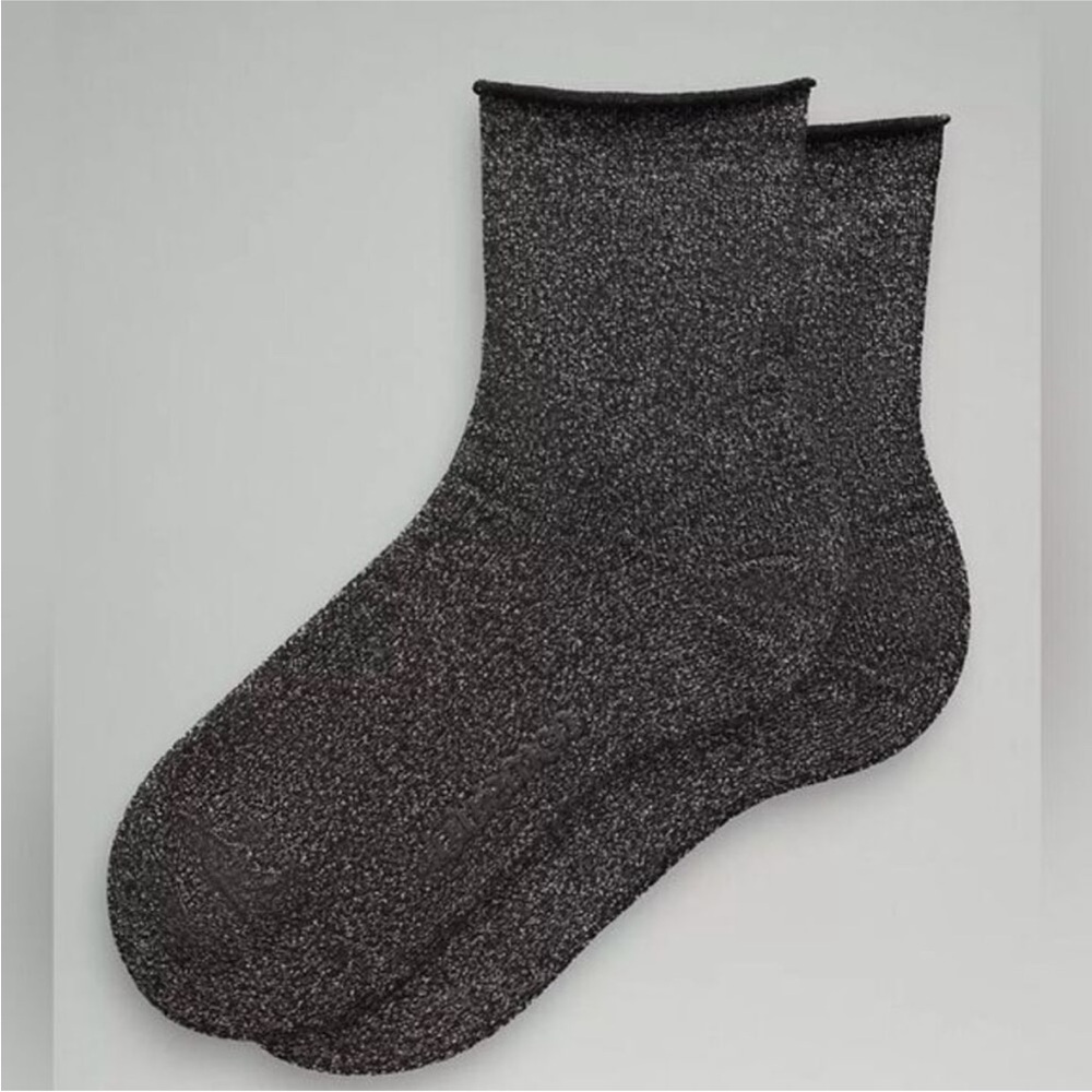 Lululemon Women's Daily Stride Sparkle Quarter Socks size M black & silver NWT